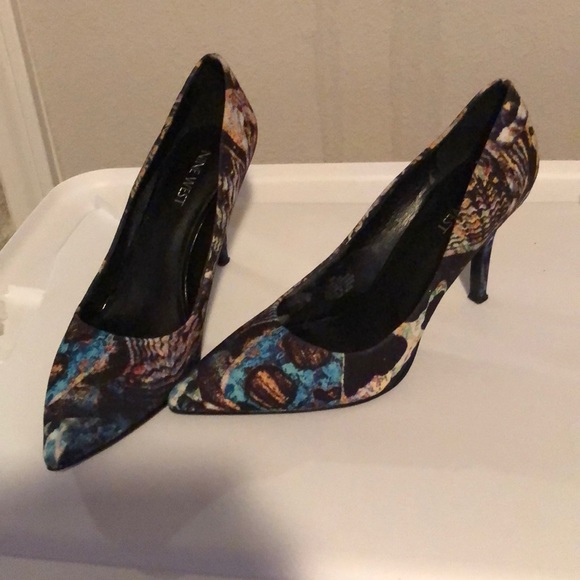 Multicolored pumps. Worn once. - Picture 2 of 2